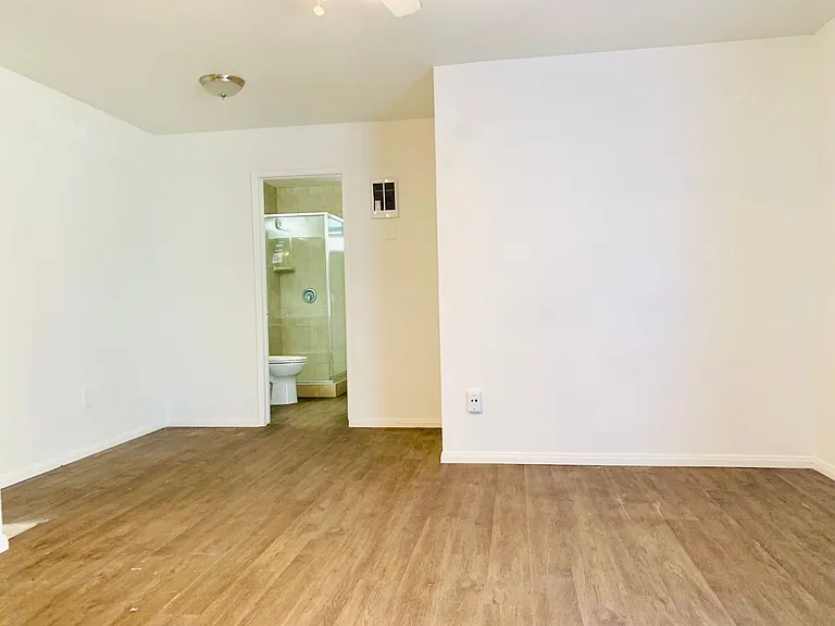 825 Niantic Ct #3 — Photo 6