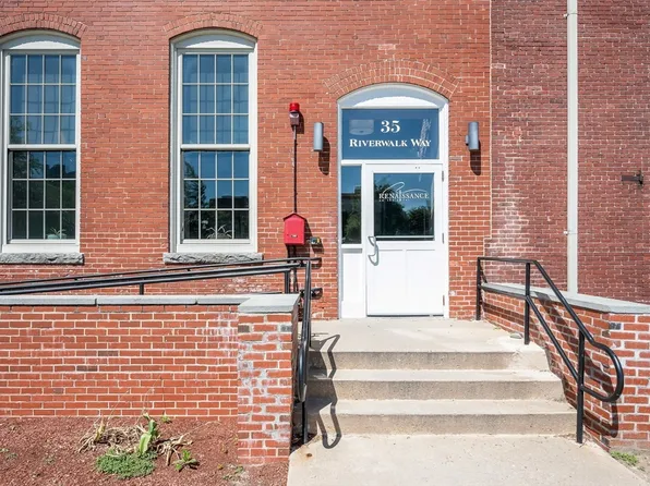 35 Riverwalk Way #R306, Lowell, MA 01854