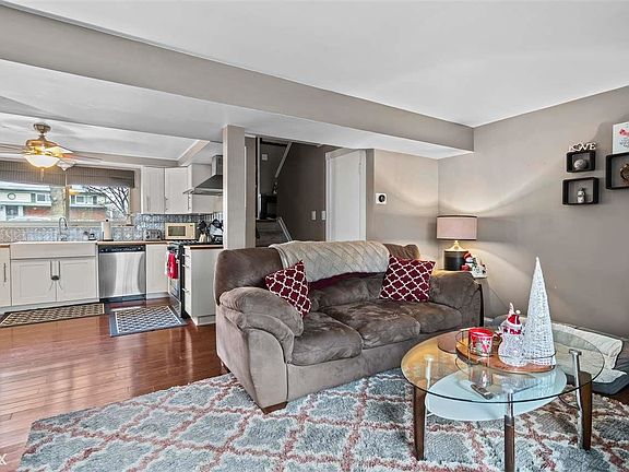 5th image of 11748 Delvin Dr