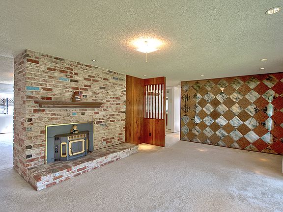5th image of 1108 Helen Dr