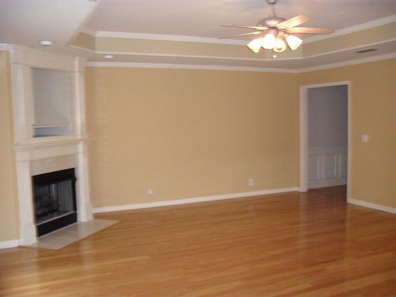 3rd image of 2804 Stonehedge Dr