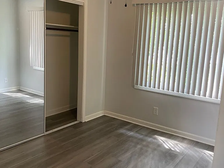 1313 Oakland Rd NE — Photo 7
