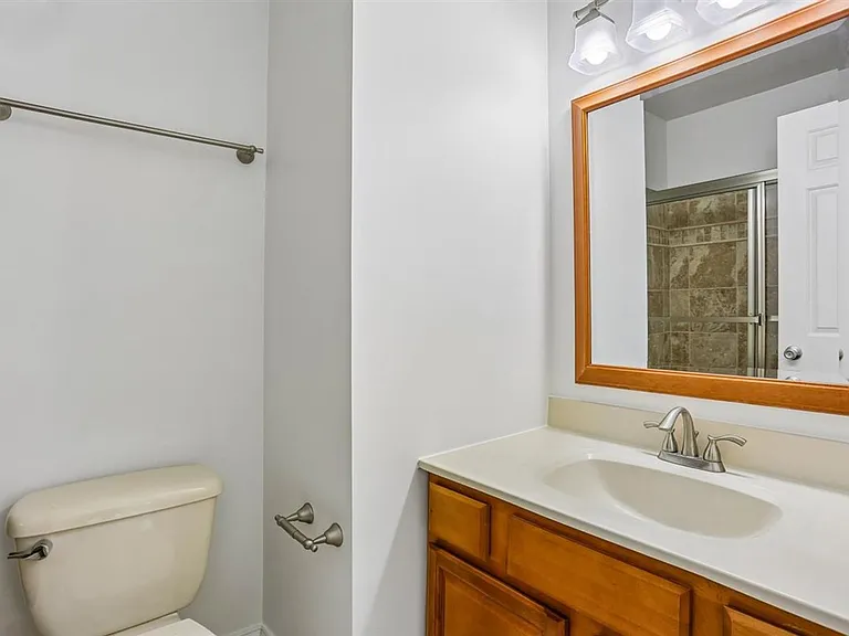 4930 Bradley Blvd — Photo 17