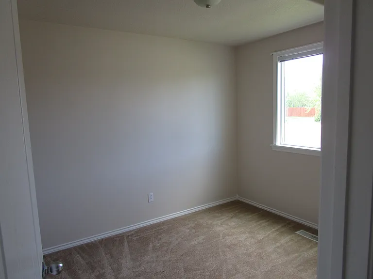 11752 W Tahiti St — Photo 8