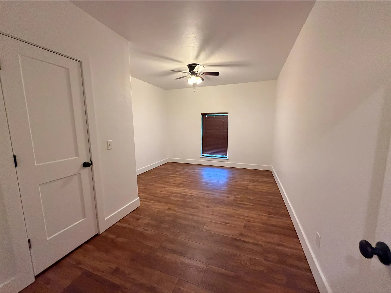 3 bed, 988 sqft, $2,000 — Photo 4