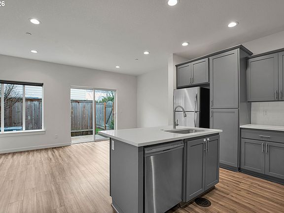 3rd image of 2828 22nd Ave Unit 5