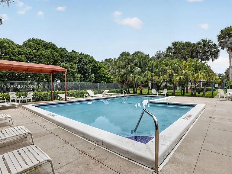 359 Lakeview Dr #102 — Photo 33