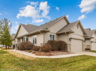 6000 Stonepointe Ct, Johnston, IA 50131