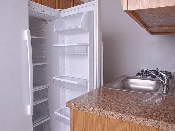 4th image of 1130 Parker St APT 103