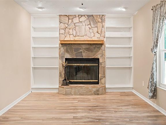 2nd image of 500 NE 52ND COURT