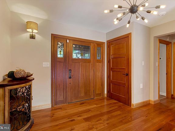 3rd image of 1855 Westwood Rd