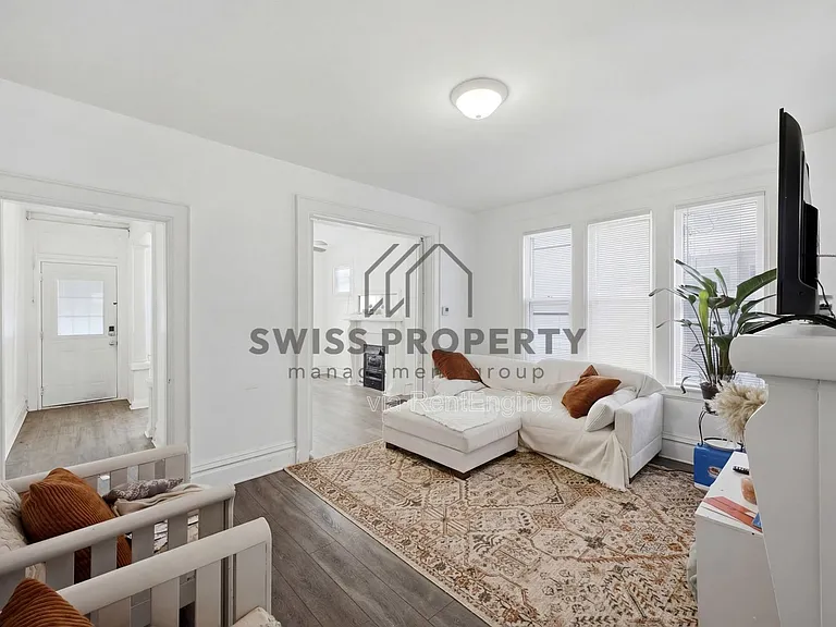 2209 Summit St — Photo 18
