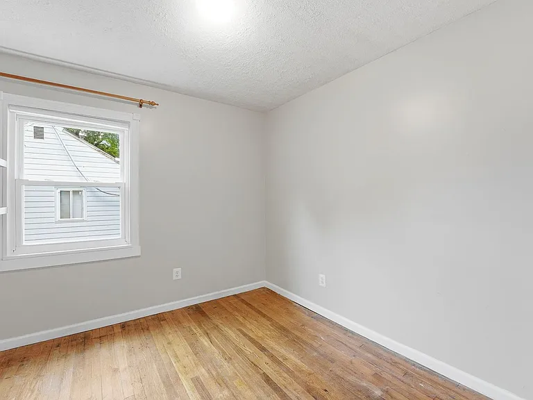 7605 Fisher Dr — Photo 18