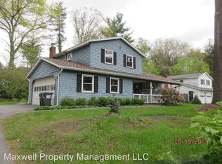 44 Huntwood Dr, Clifton Park, NY 12065