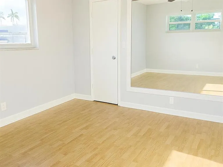 1001 SE 3rd St #3 — Photo 18
