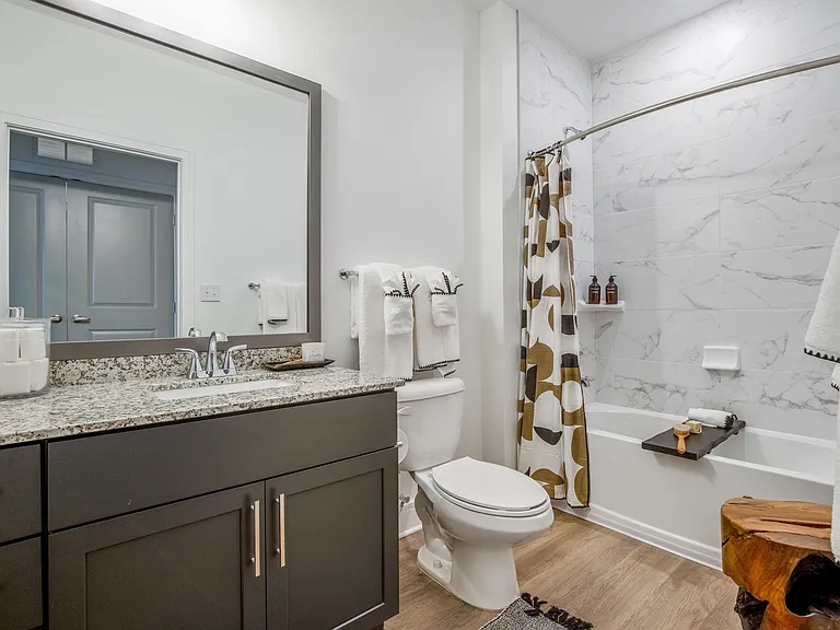 Spacious Bathroom