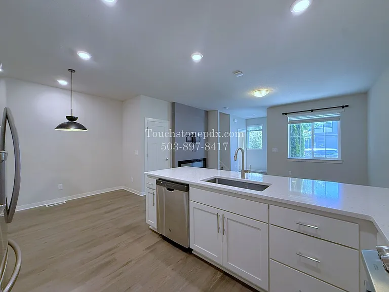 6527 SE Genrosa St — Photo 8