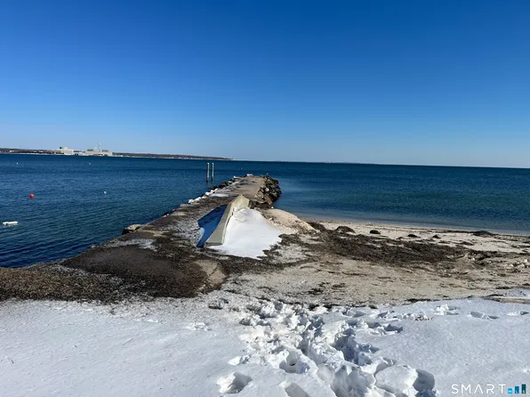 51 Billow Rd E, Niantic, CT 06357