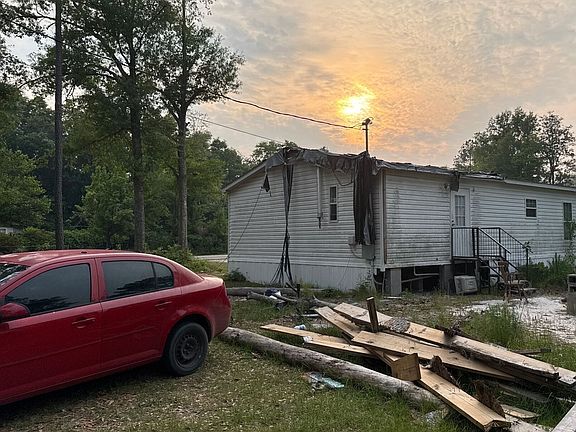4th image of 231 Rochelle St