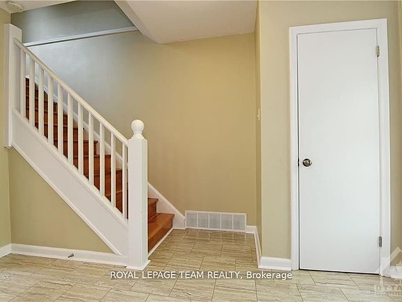 3rd image of 822 Quinlan Rd