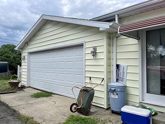 4th image of 607 Randolph Dr
