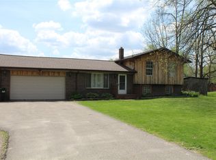 2110 White Lake Rd, Highland, MI 48356