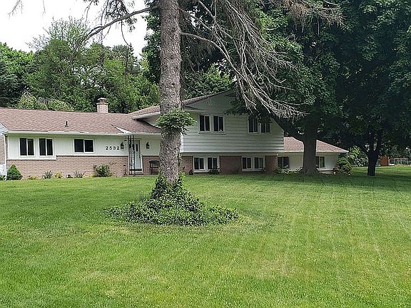 3rd image of 2532 Lake Charnwood Dr