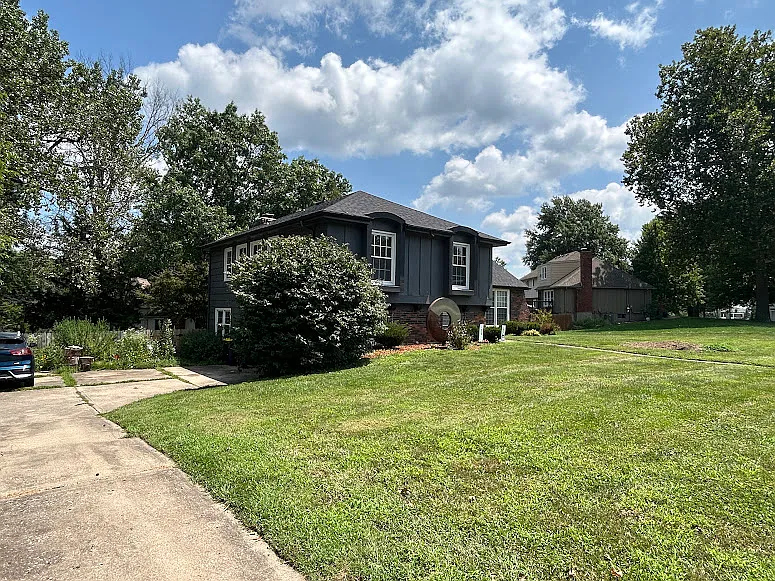 4 bed, 2000 sqft, $2,500 — Photo 2