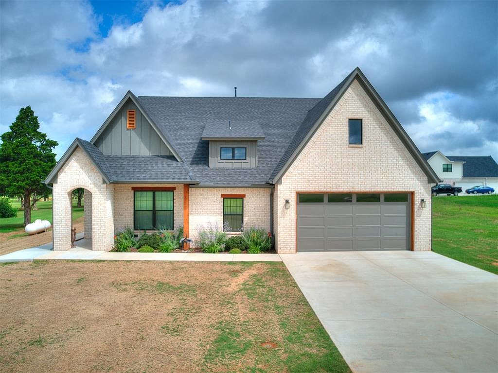 10105 Cedar Valley Cir