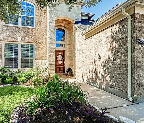 3rd image of 28227 Crossprairie Dr