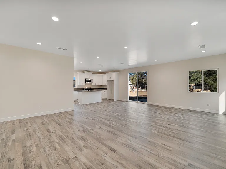 590 Riverside Rd — Photo 4