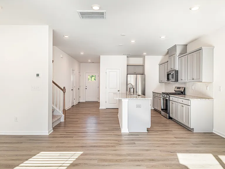 3160 Lilac Grove Dr — Photo 5