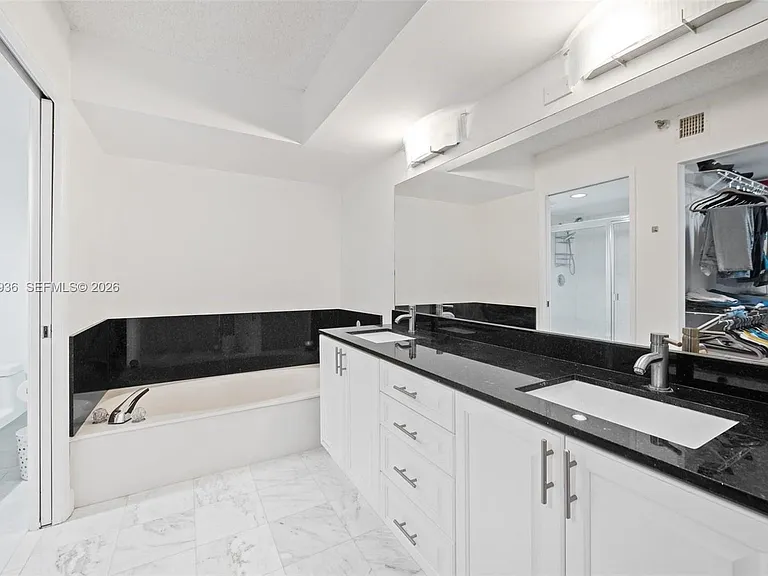 19101 NE 36th Ct #2509 — Photo 11