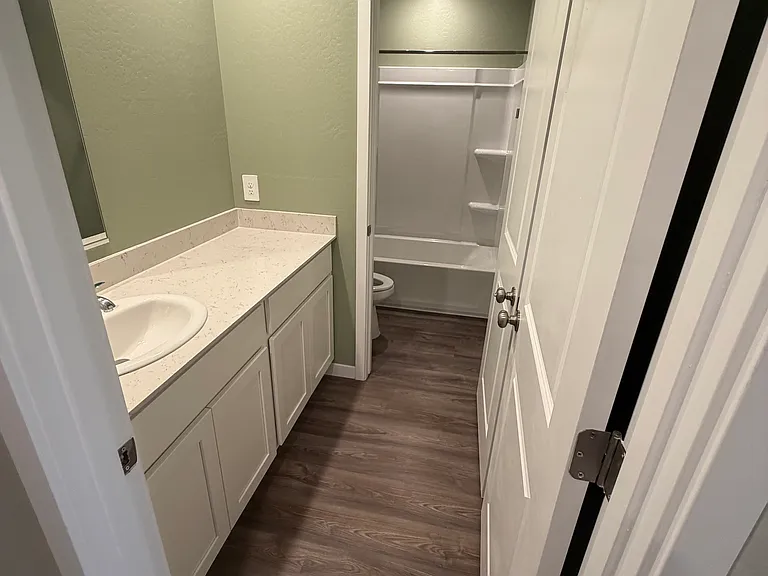 596 W Van Haren St — Photo 10
