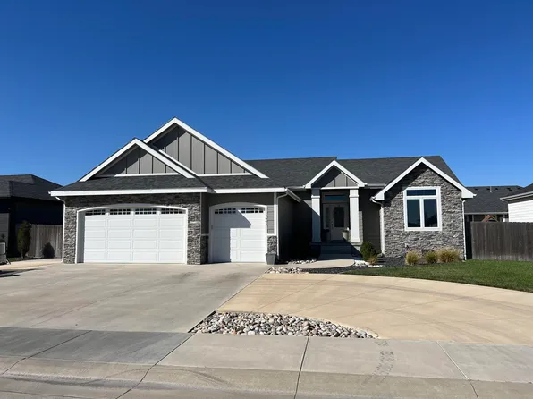 4605 Coolidge Ct, Hays, KS 67601