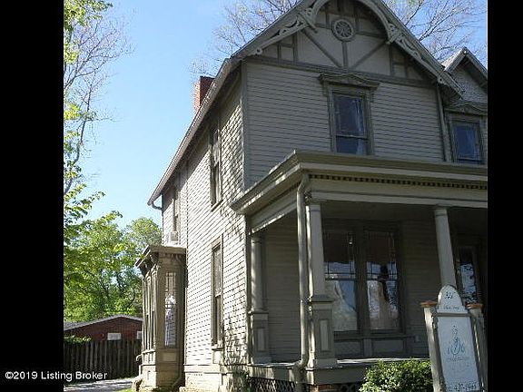 2nd image of 926 Main St