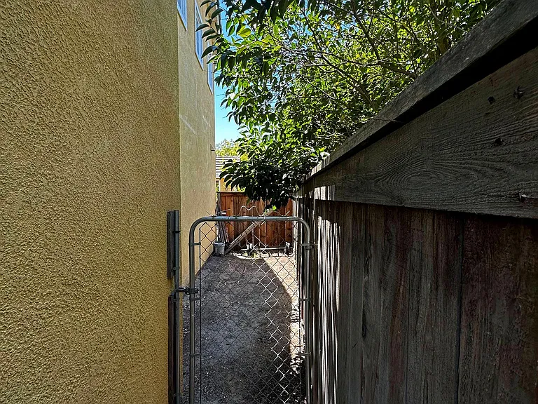 103 Secret Cv — Photo 28
