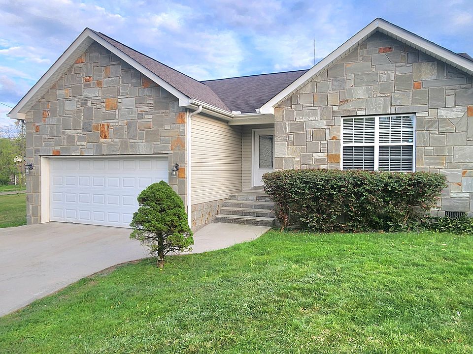 Welcome to 1214 Adair Drive!