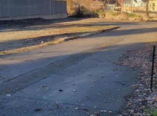 233 Talent Ave, Talent, OR 97540