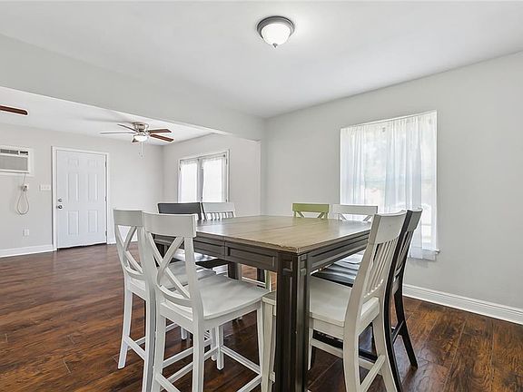4th image of 860 Mystic Ave
