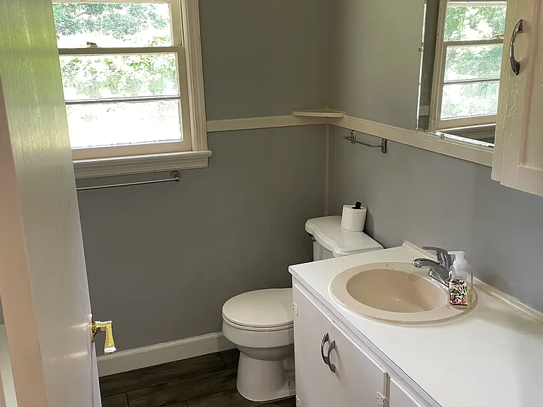 1712 Meadowview Dr — Photo 8