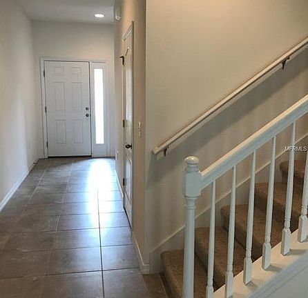 4th image of 3915 Silverlake Way