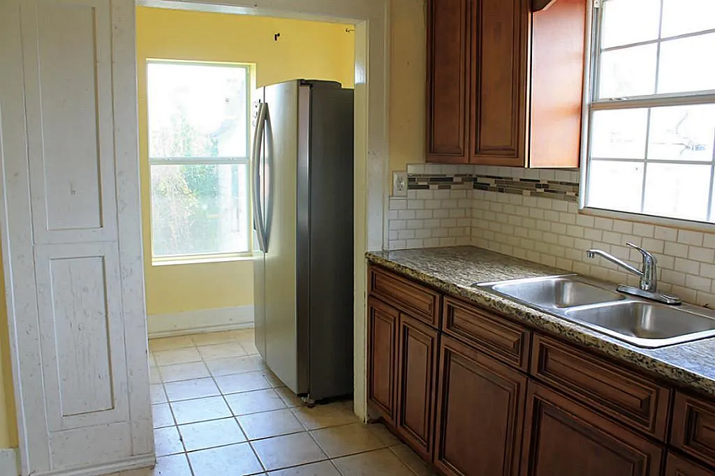 3 bed, 1.0 bath, $1,450 — Photo 4