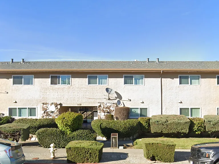 4033 Hamilton Ave #E3 — Photo 1