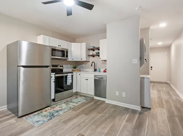 Modern Off Campus Student Living at The Ramsey - Chapel Hill!