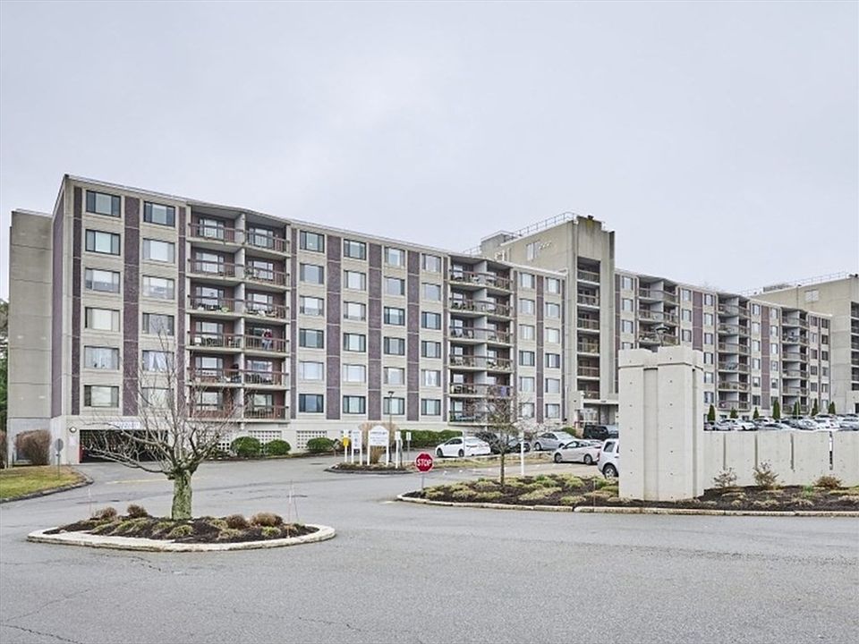 1st image of 1500 Worcester Rd APT 612