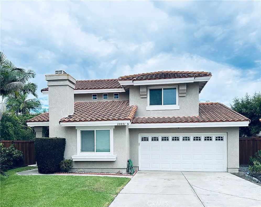 3 bed, 2.5 bath, 1759 sqft, $4,500 — Photo 1
