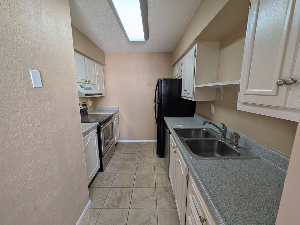 1st image of 522 Orange Dr APT 34