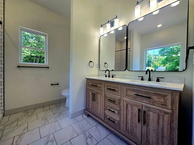 1331 Lee Ln — Photo 10