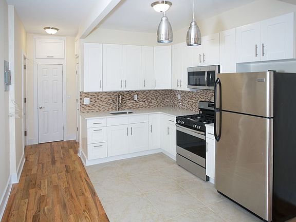 4th image of 60 Clarkson Ave #E4